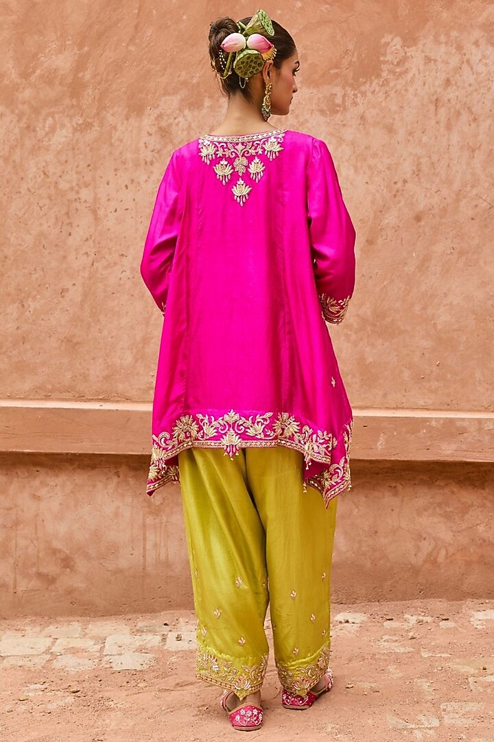 Pink Pure Silk Hand Embroidered Kurta Set by Vinita Bhansali at Pernia's Pop Up Shop