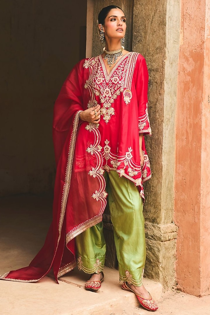 Red Pure Silk Hand-Embroidered Kurta Set by Vinita Bhansali at Pernia's Pop Up Shop