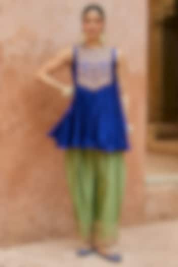 Blue Pure Silk Hand Embroidered Co-ord Set by Vinita Bhansali at Pernia's Pop Up Shop