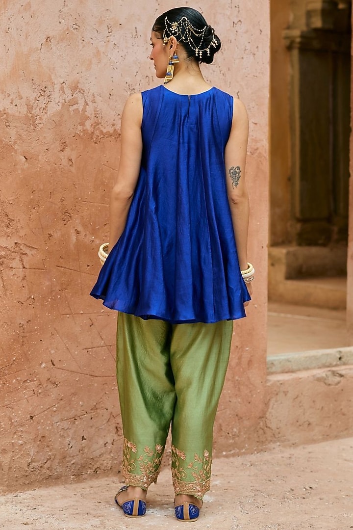 Blue Pure Silk Hand Embroidered Co-ord Set by Vinita Bhansali at Pernia's Pop Up Shop