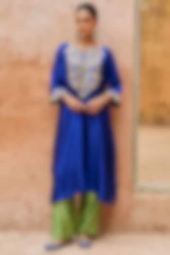 Blue Pure Silk Hand-Embroidered Kaftan Set by Vinita Bhansali at Pernia's Pop Up Shop