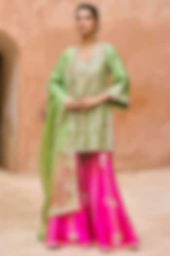 Green Pure Silk Hand Embroidered Kurta Set by Vinita Bhansali at Pernia's Pop Up Shop