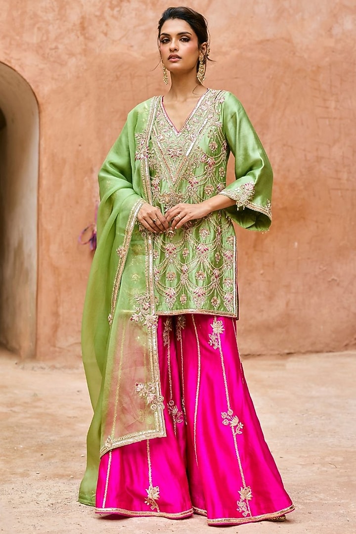 Green Pure Silk Hand Embroidered Kurta Set by Vinita Bhansali at Pernia's Pop Up Shop