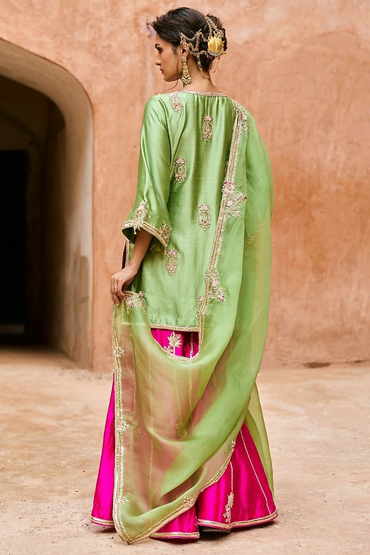 Green Pure Silk Hand Embroidered Kurta Set by Vinita Bhansali at Pernia's Pop Up Shop