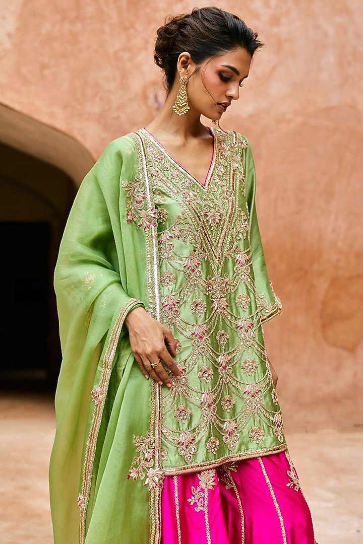 Green Pure Silk Hand Embroidered Kurta Set by Vinita Bhansali at Pernia's Pop Up Shop