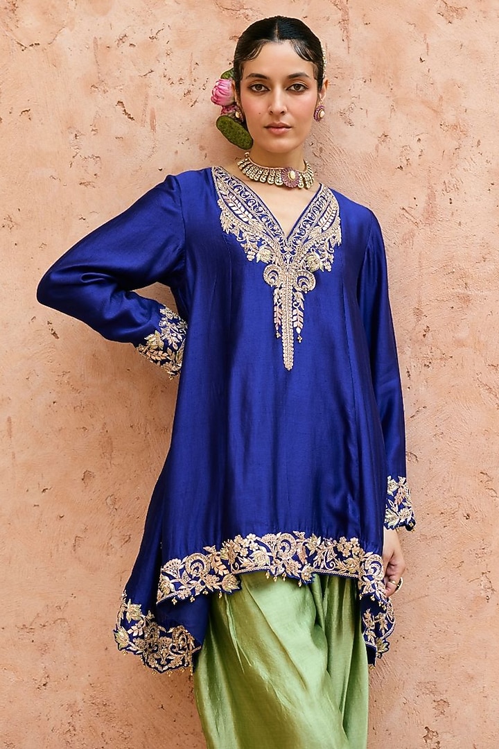 Blue Pure Silk Hand Embroidered Kurta Set by Vinita Bhansali at Pernia's Pop Up Shop