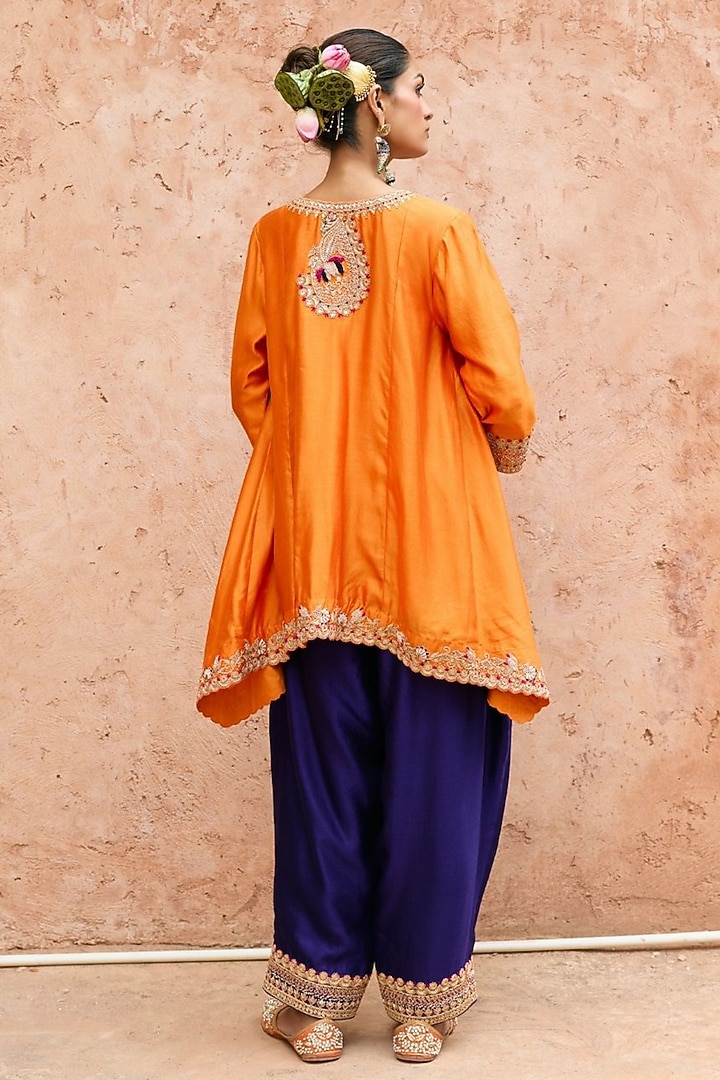 Orange Pure Silk Hand Embroidered Kurta Set by Vinita Bhansali at Pernia's Pop Up Shop