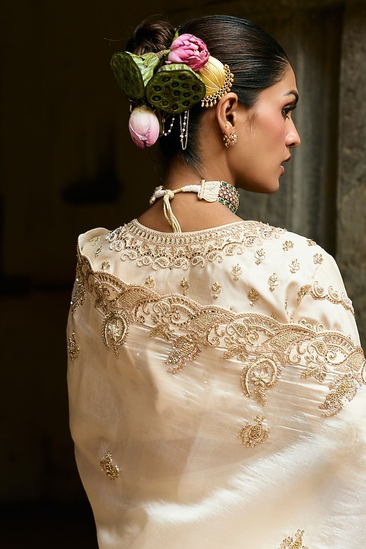 Ivory Pure Silk Hand Embroidered Reception Saree Set by Vinita Bhansali at Pernia's Pop Up Shop