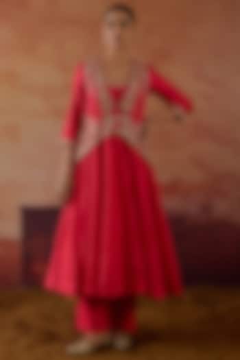 Red Pure Silk Organza Zardosi Embroidered Jacket Wedding Anarkali Set by Vinita Bhansali at Pernia's Pop Up Shop
