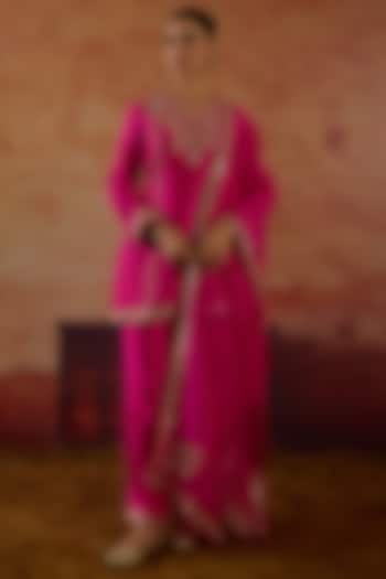 Pink Pure Silk Zardosi Hand Embroidered Kurta Set by Vinita Bhansali at Pernia's Pop Up Shop