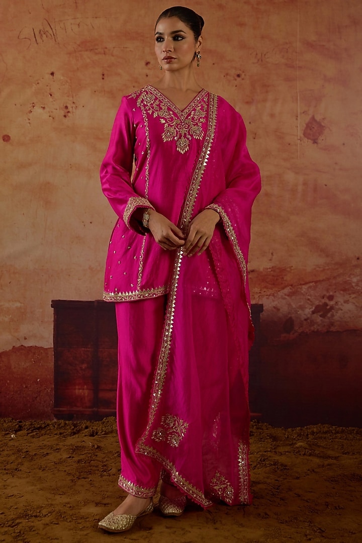 Pink Pure Silk Zardosi Hand Embroidered Kurta Set by Vinita Bhansali at Pernia's Pop Up Shop