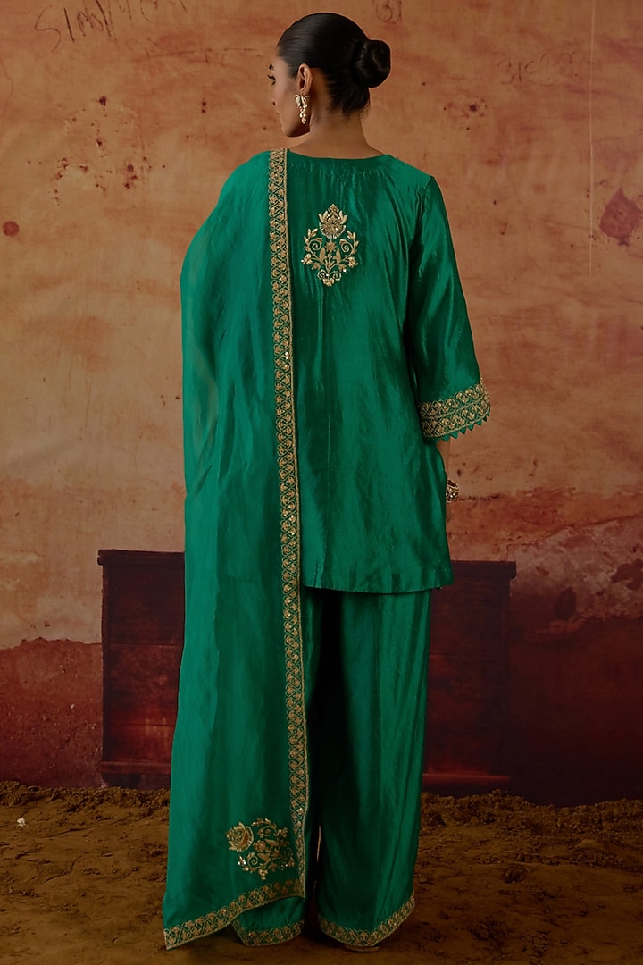 Green Pure Silk Zardosi Hand Embroidered Kurta Set by Vinita Bhansali at Pernia's Pop Up Shop