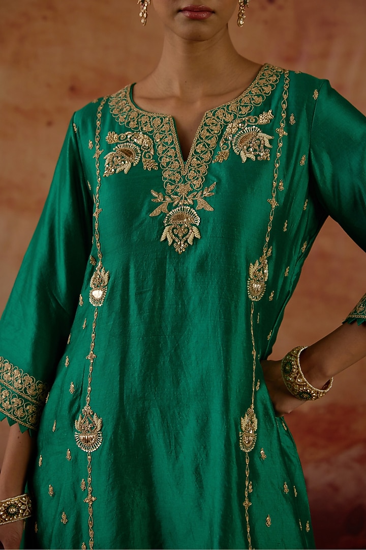 Green Pure Silk Zardosi Hand Embroidered Kurta Set by Vinita Bhansali at Pernia's Pop Up Shop