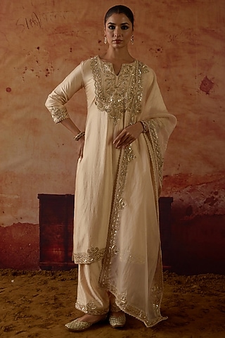 Ivory Pure Silk Zardosi Embroidered Kurta Set by Vinita Bhansali