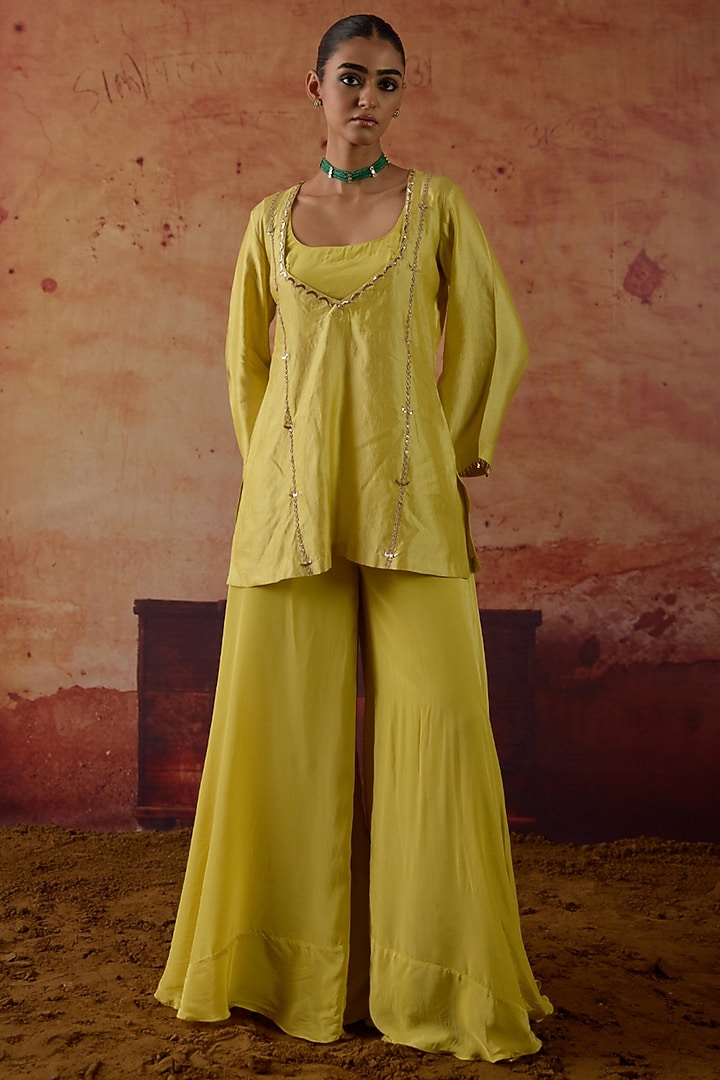 Apple Green Pure Crepe Gharara Set by Vinita Bhansali at Pernia's Pop Up Shop