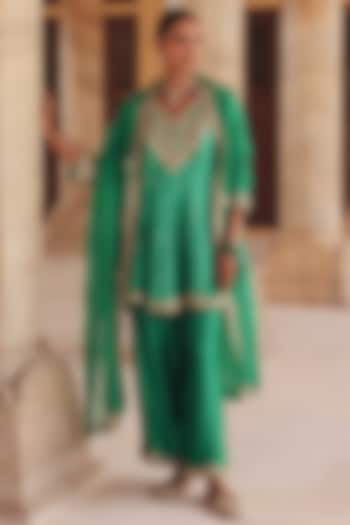 Green Pure Silk Zardosi Hand Embroidered Kurta Set by Vinita Bhansali at Pernia's Pop Up Shop