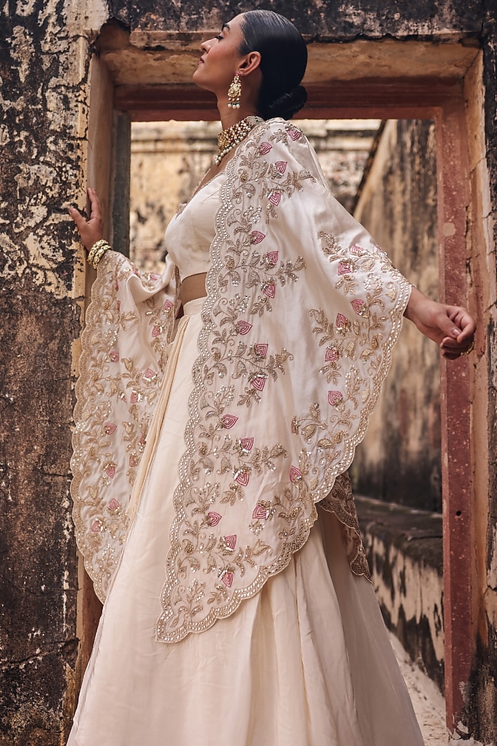 Ivory Pure Silk Zardosi Hand Embroidered Cape Set by Vinita Bhansali at Pernia's Pop Up Shop