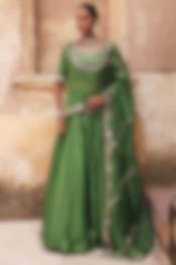Green Pure Silk Zardosi Embroidered Wedding Lehenga Set by Vinita Bhansali at Pernia's Pop Up Shop