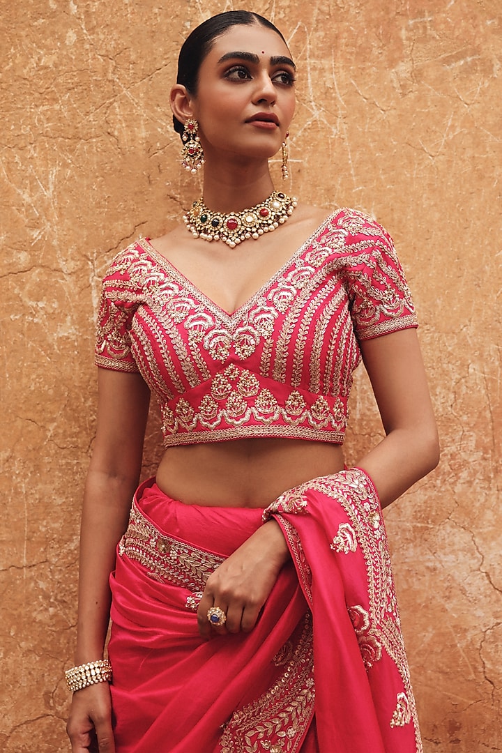 Red Pure Silk Zardosi Embroidered Reception Saree Set by Vinita Bhansali at Pernia's Pop Up Shop