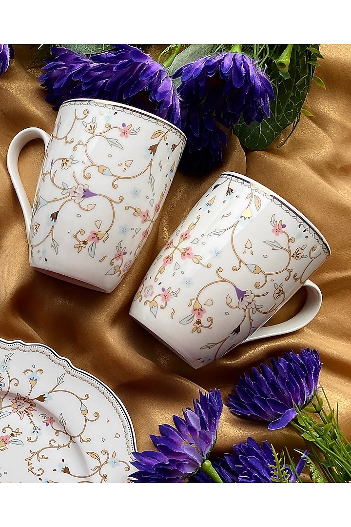 White Premium Porcelain Mugs (Set of 2) by Vigneto