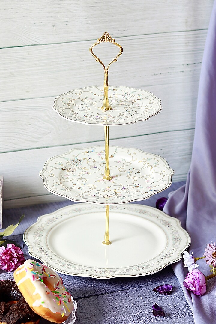 White Finest Premium Porcelain Dessert Stand by Vigneto at Pernia's Pop Up Shop