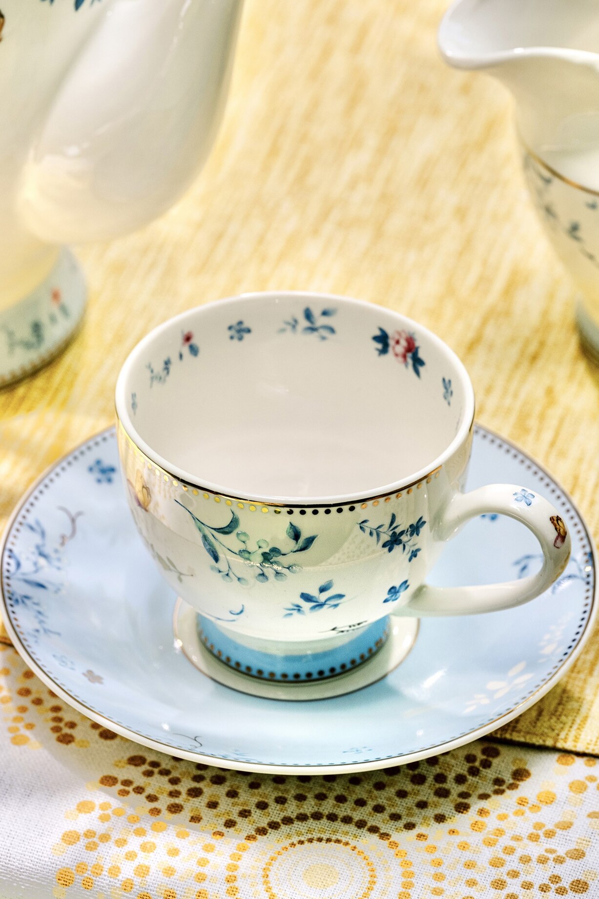 Cup and Saucer Set – Vigneto