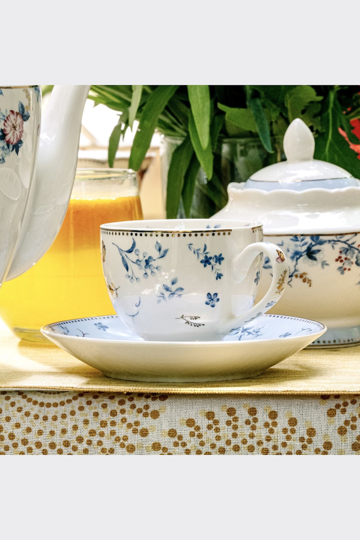 Cup and Saucer Set – Vigneto