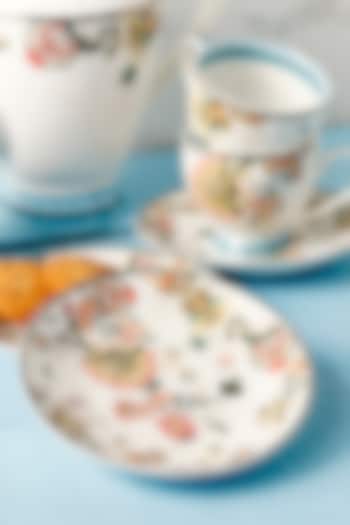 White Finest Premium Porcelain Tea Set by Vigneto