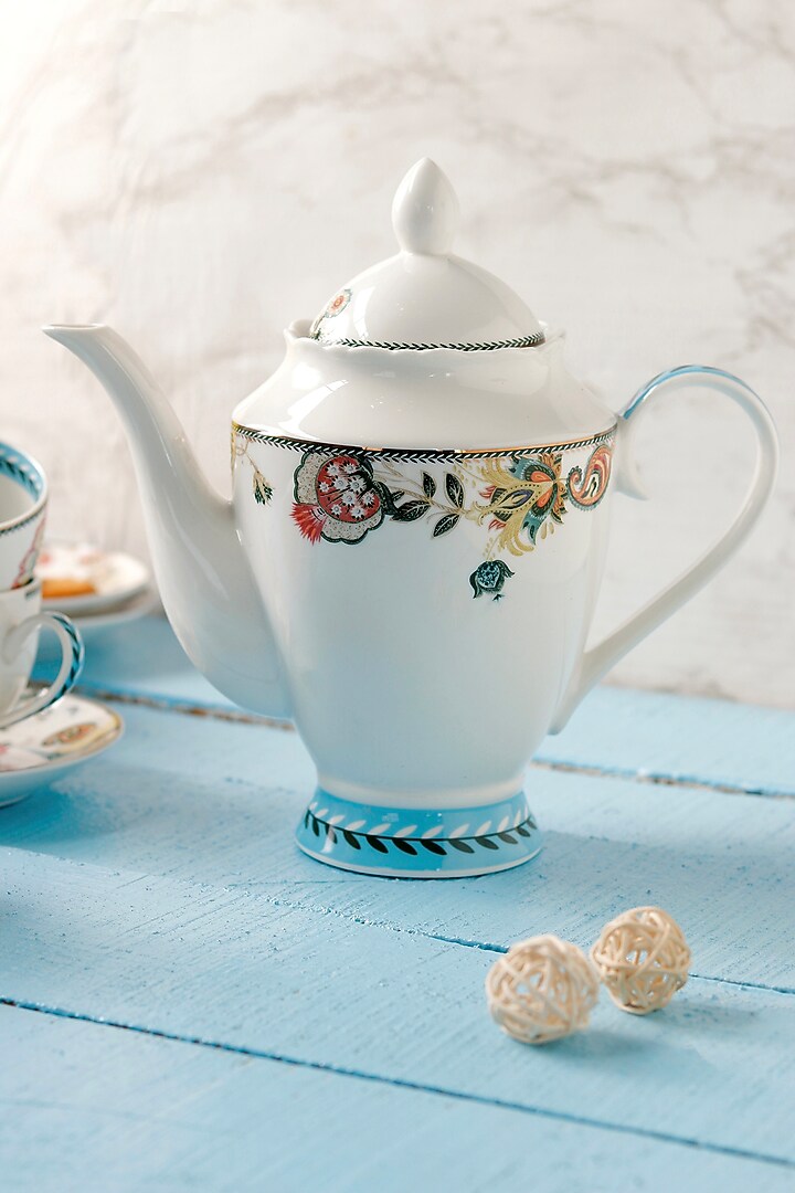 White Finest Premium Porcelain Tea Set by Vigneto at Pernia's Pop Up Shop