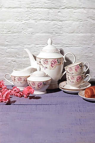 White Finest Premium Porcelain Tea Set by Vigneto
