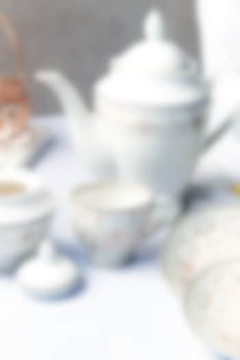 White Finest Premium Porcelain Tea Set by Vigneto