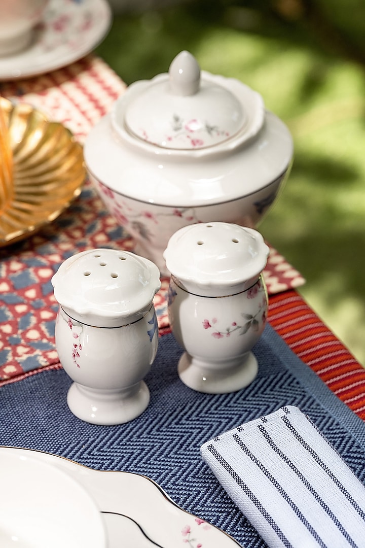 White Finest Premium Porcelain Floral Dinner Set Design by Vigneto