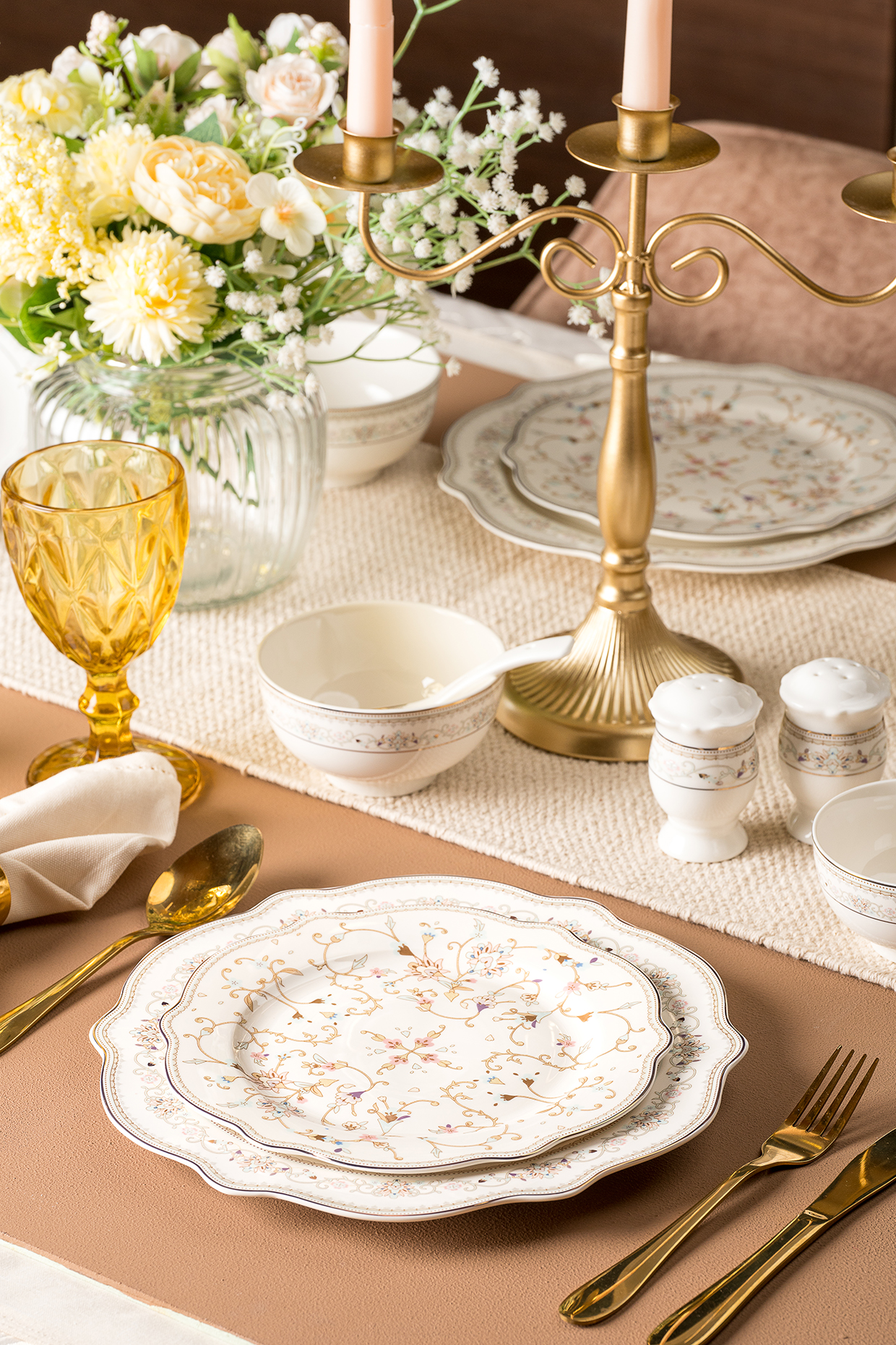 White Finest Premium Porcelain Floral Dinner Set by Vigneto at Pernia's Pop Up Shop