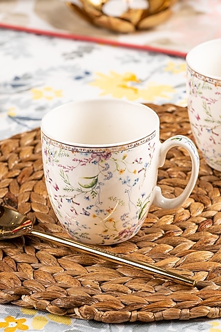 White Finest Premium Porcelain Mug Set by Vigneto