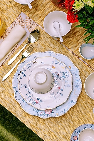 Blue & White Finest Premium Porcelain Dinner Set by Vigneto