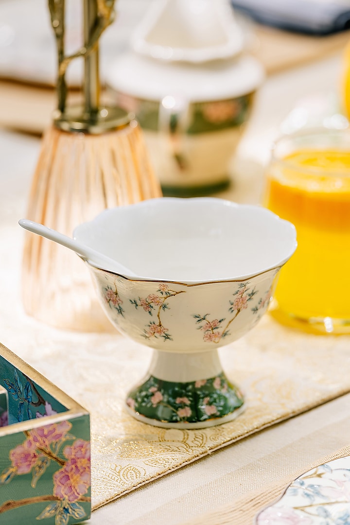 White & Green Finest Premium Porcelain Dessert Cup Set by Vigneto
