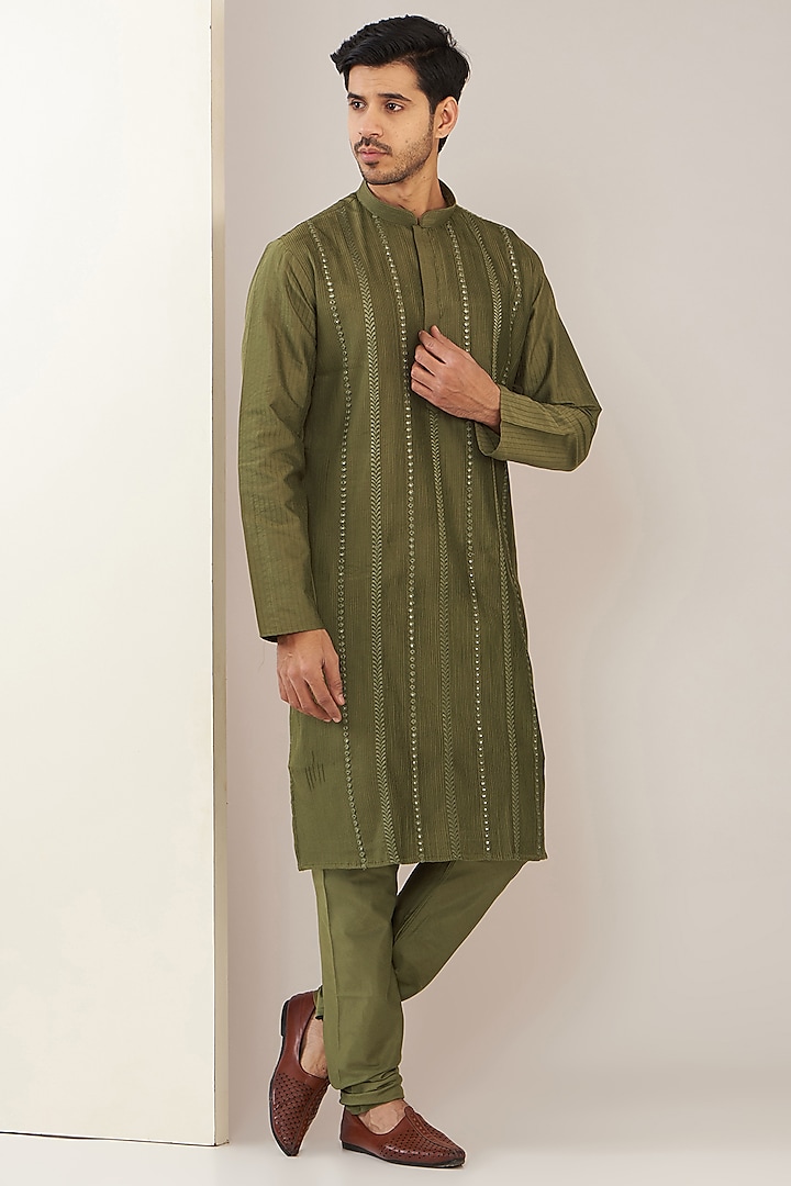 Mehendi Green Cotton Blend Mirror Embroidered Kurta Set by VICUGNA