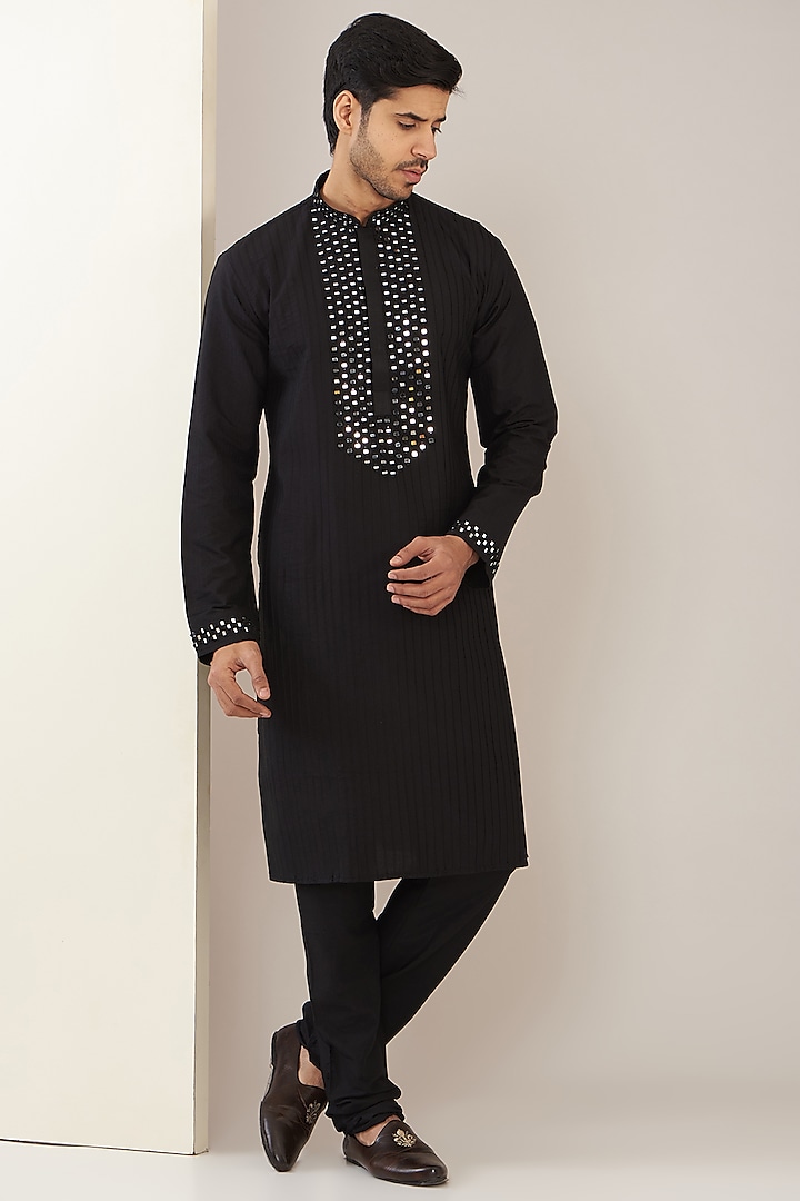 Black Cotton Blend Mirror Embroidered Kurta Set by VICUGNA