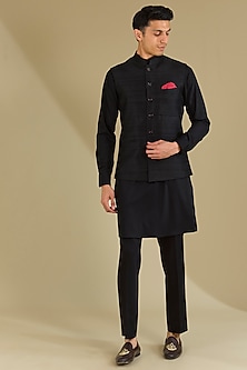 product-color-Black