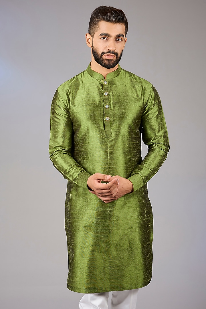 Green Raw Silk Kurta Set by VICUGNA at Pernia's Pop Up Shop