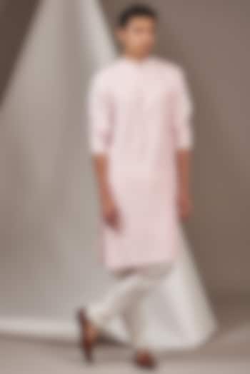 Pink Cotton Blend Textured Kurta Set by VICUGNA at Pernia's Pop Up Shop