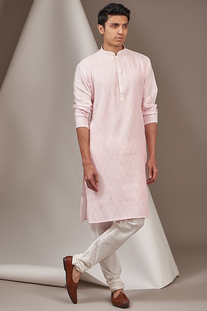 Pink Cotton Blend Textured Kurta Set by VICUGNA at Pernia's Pop Up Shop