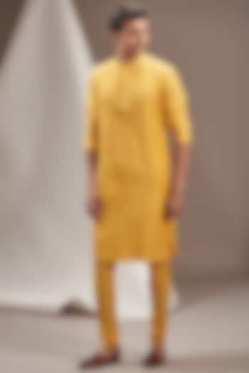 Yellow Cotton Blend Textured Kurta Set by VICUGNA