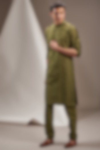 Green Cotton Blend Textured Kurta Set by VICUGNA at Pernia's Pop Up Shop
