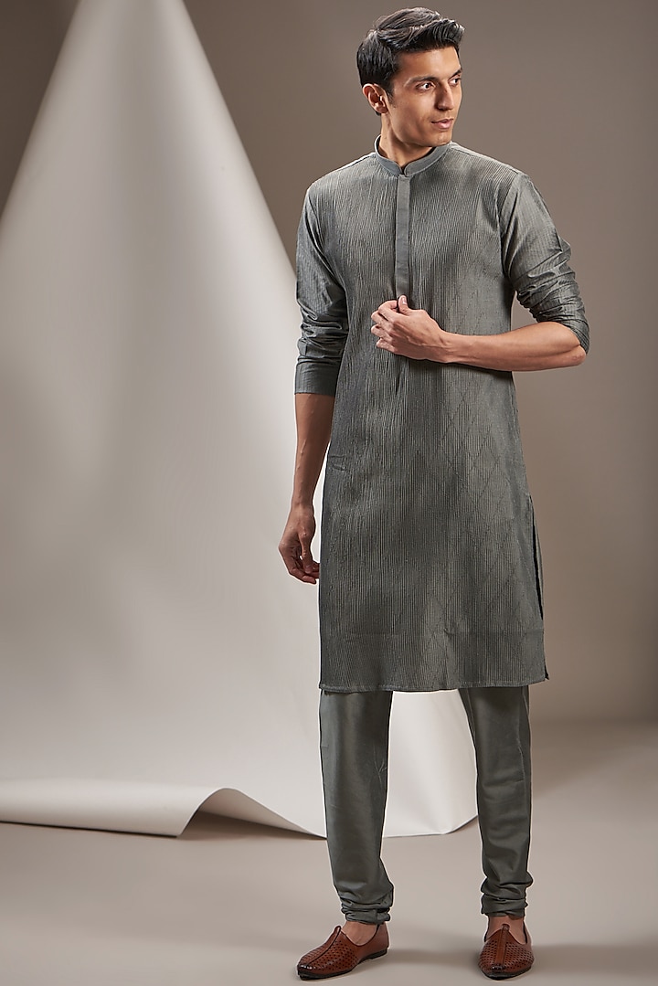 Grey Cotton Blend Textured Kurta Set by VICUGNA at Pernia's Pop Up Shop