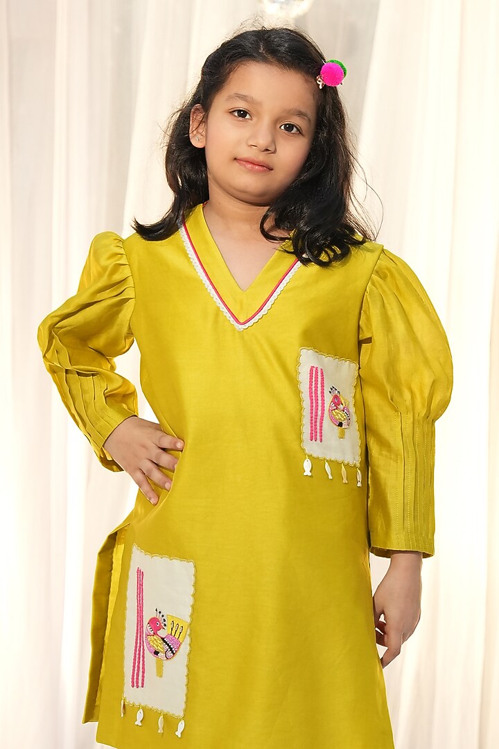 Mehendi Green Silk Chanderi Hand Embroidered Kurta Set For Girls by Vibrant Hues at Pernia's Pop Up Shop
