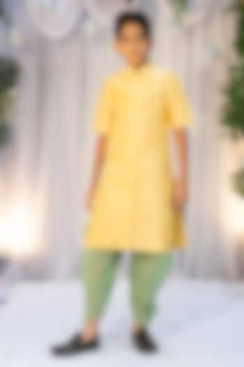 Yellow Silk Chanderi Floral Kurta Set For Boys by Vibrant Hues at Pernia's Pop Up Shop