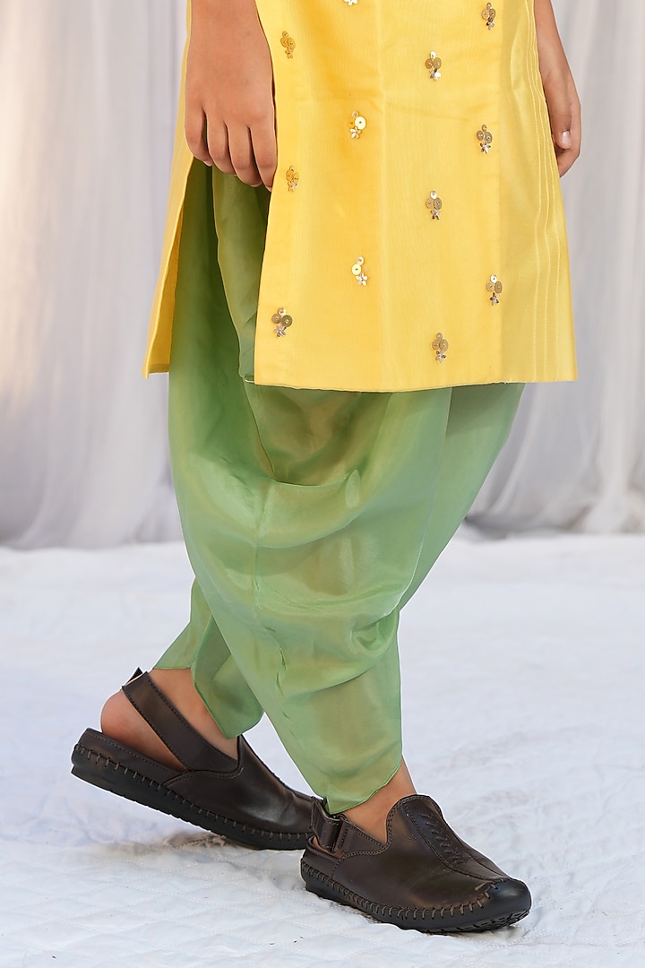 Yellow Silk Chanderi Floral Kurta Set For Boys by Vibrant Hues at Pernia's Pop Up Shop