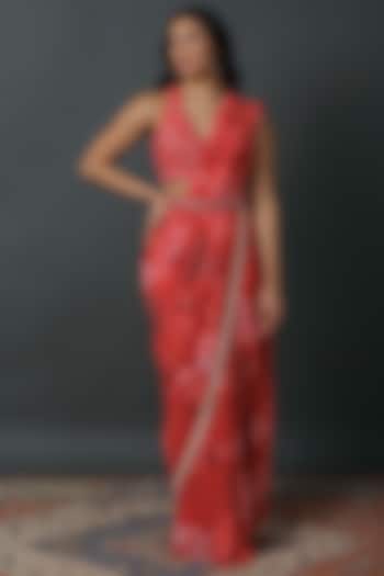 Red Luxury Georgette Printed Saree Set by VINNY KHURANA OFFICIAL