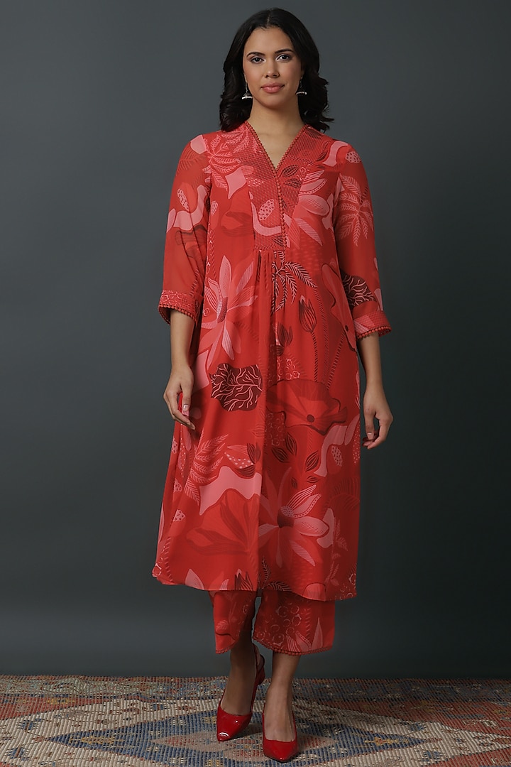 Red Luxury Georgette Embroidered Kurta Set by VINNY KHURANA OFFICIAL